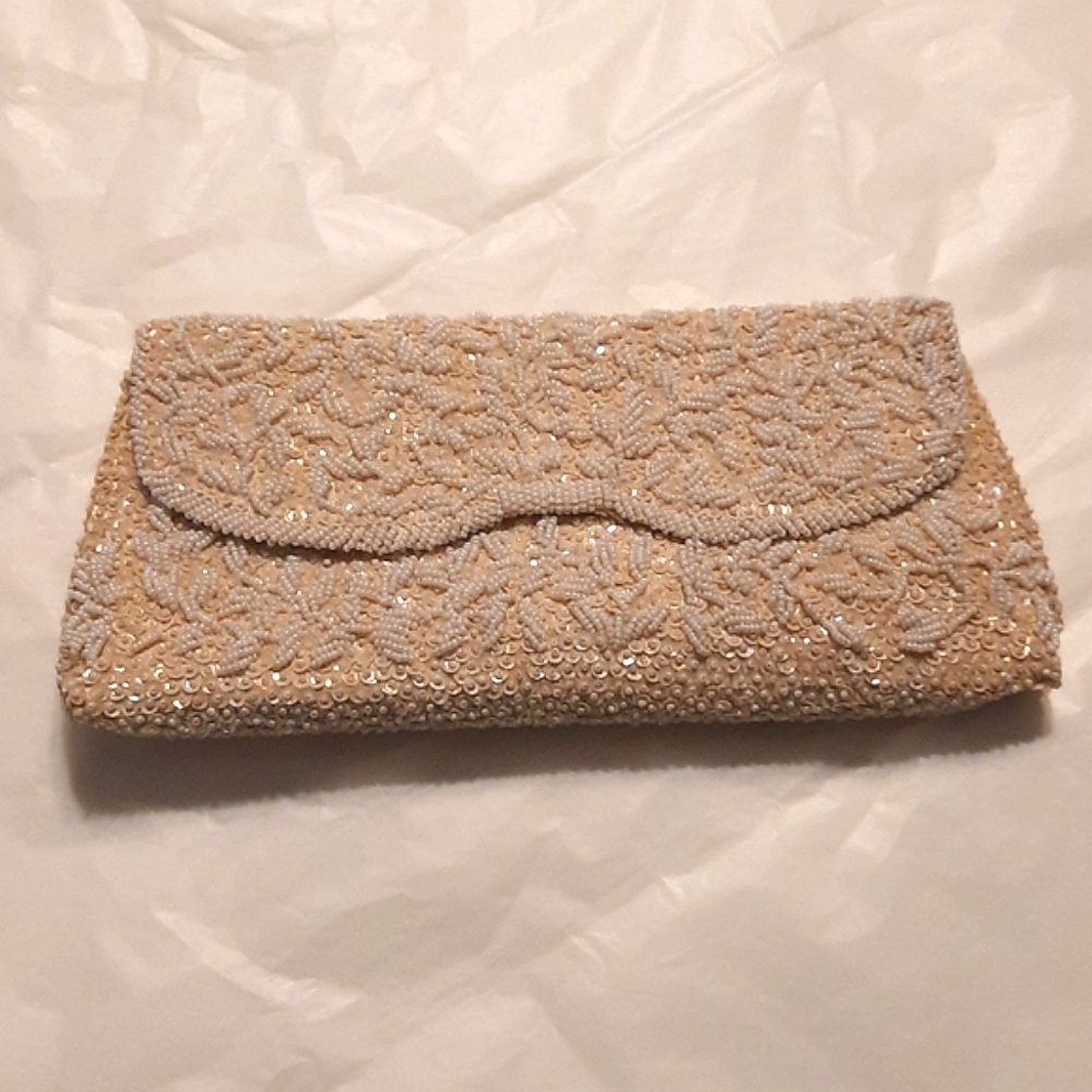 Beaded vintage clutch purse 1950's great detail lots of beadwork and sequins